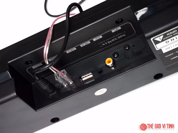 Soundmax Soundbar SB-217 hỗ trợ từ ngõ vào 3,5mm, ngõ bông sen, cho đến ngõ quang, USB, khe cắm thẻ microSD và cả nguồn phát nhạc không dây Bluetooth. Soundmax Soundbar SB-217 hỗ trợ từ ngõ vào 3,5mm, ngõ bông sen, cho đến ngõ quang, USB, khe cắm thẻ microSD và cả nguồn phát nhạc không dây Bluetooth.