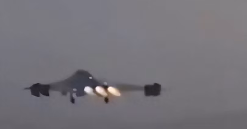 Buc anh lan truyen.png