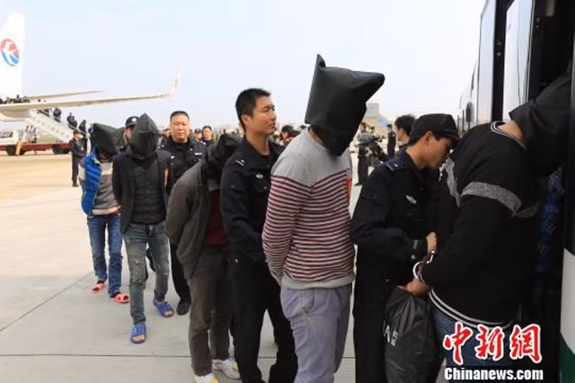 Toi pham lua dao tu Lao.jpg