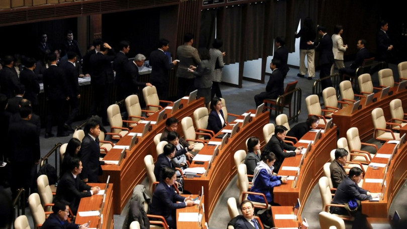 Cac nghi si bo phieu luan toi Yoon Suk-yeol.jpeg