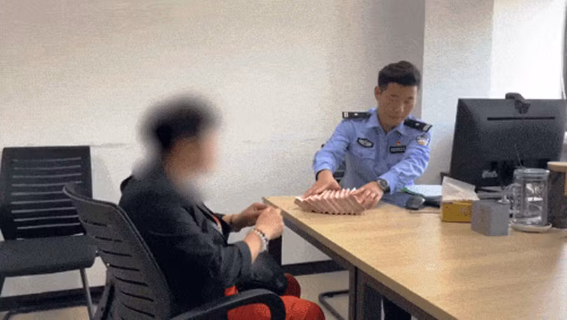 Nan nhan nhan lai tien.png