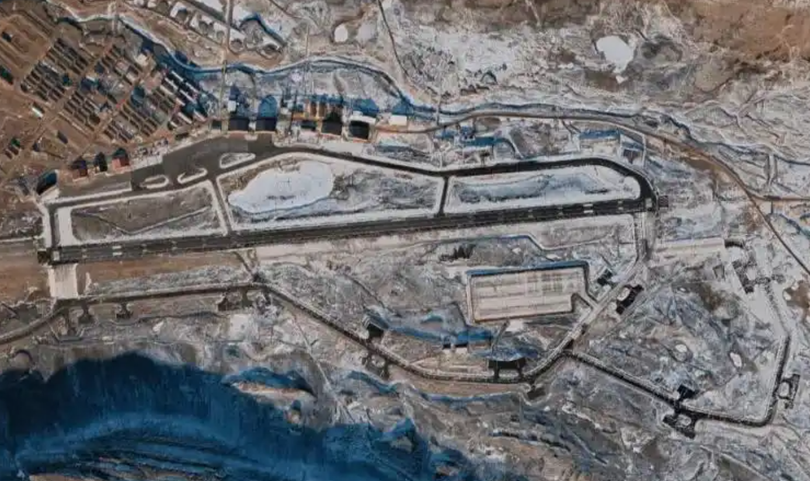 San bay trong can cu.png