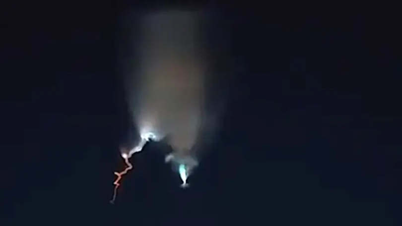 Danh chan ve tinh.png