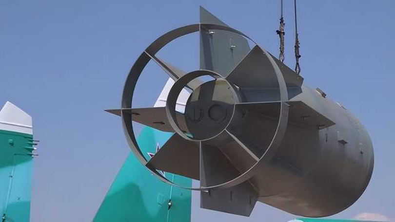 Bom duoc cAustralia lap len Su-34.png