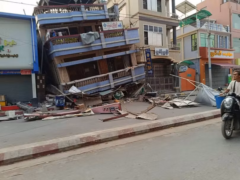 Nha bi tut xuong.png