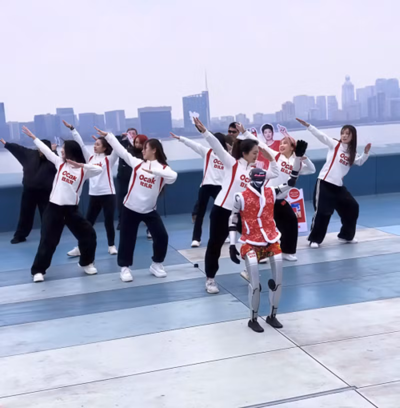 Robot cua cong ty Nham Na.png