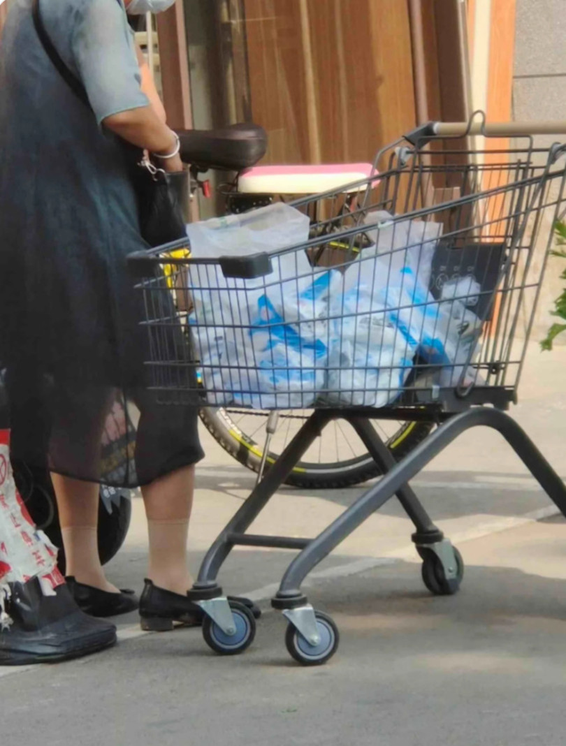 Mot cu dan mua nhieu muoi.jpg