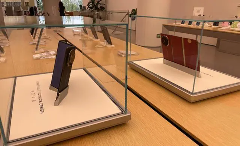 Dien thoai mau duoc bao ve ki.png