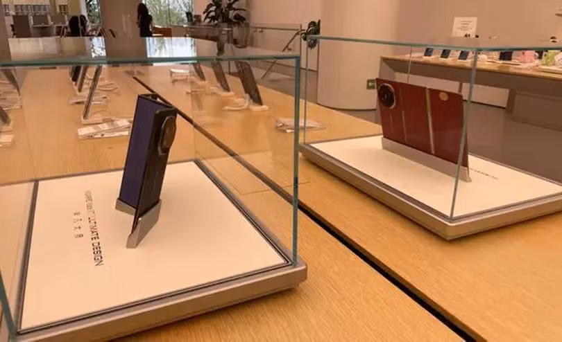 Dien thoai mau duoc bao ve ki.png