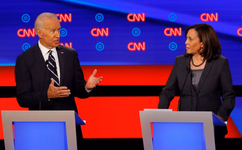 Việc ông Joe Biden mời bà Kamala Harris đứng chung liên danh sẽ tăng cơ hội có thể chiến thắng ông Trump (Ảnh: AP).