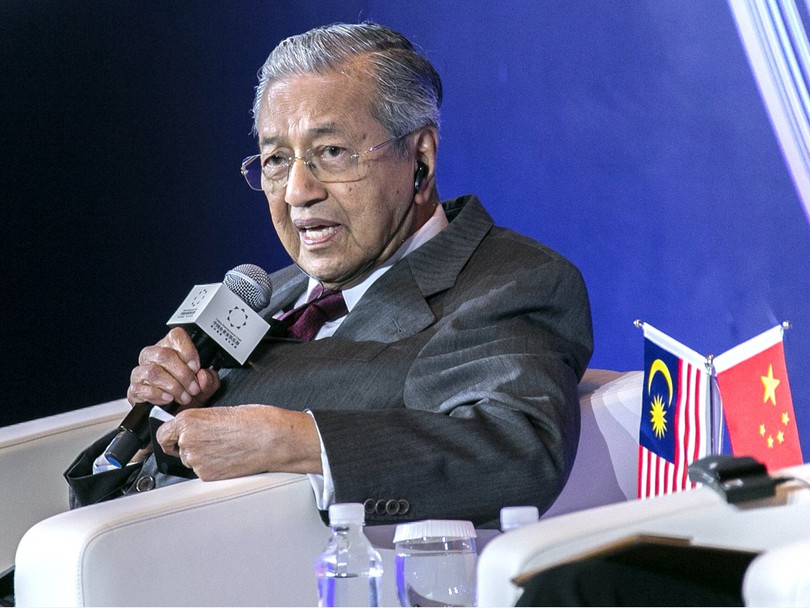 Ông Mahathir Mohamad nói tại Bắc Kinh: “Mậu dịch tự do cũng phải là mậu dịch công bằng” và “Chúng tôi không muốn nhìn thấy sự xuất hiện chủ nghĩa thực dân mới”.