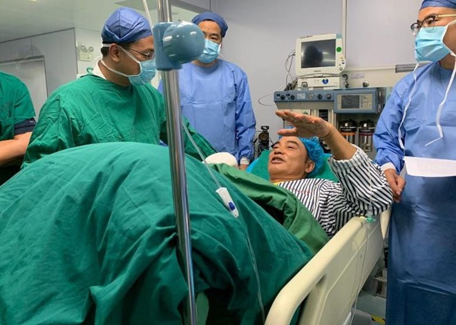 Nhậm Đạt hoa bị thương khá nặng.