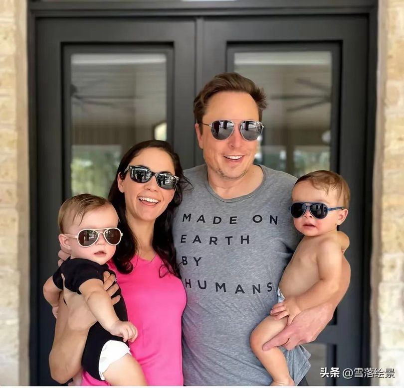 Elon Musk, Shivon Zilis và cặp sinh đôi. Ảnh Thepaper.png