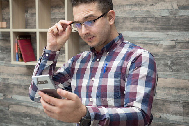 Smartphone nào có tính năng mở khóa bằng khuôn mặt chuẩn nhất? ảnh 2