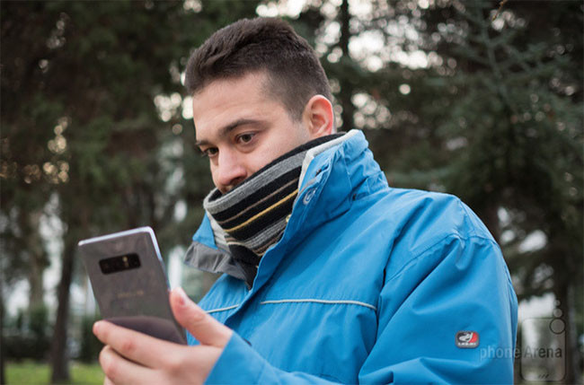 Smartphone nào có tính năng mở khóa bằng khuôn mặt chuẩn nhất? ảnh 4