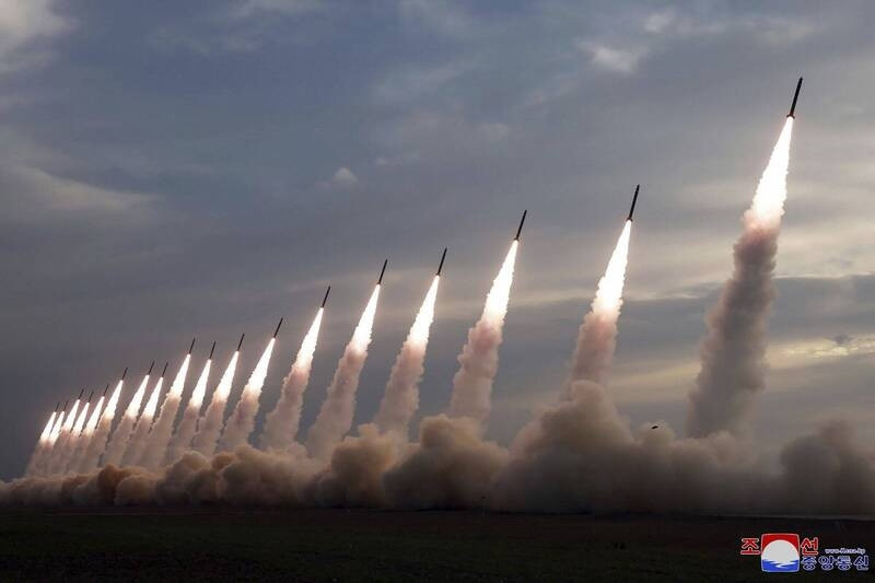 KN-25 phong thu hang loat.jpg