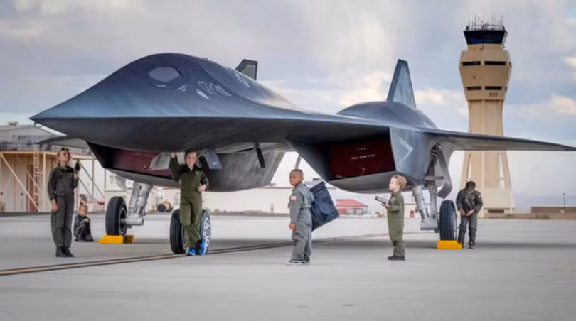 Mau SR-72 trong phim.png