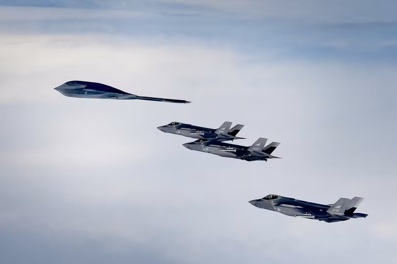 B-2 va B-35.jpeg