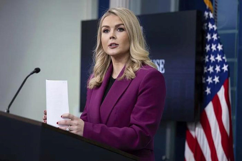 Caroline Leavitt.jpg