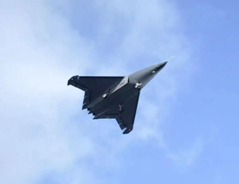 J-50 bay thu lan ba.png