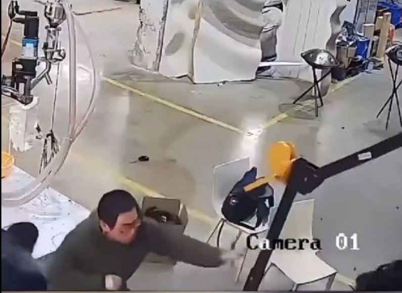 Robot noi loan 5.jpg