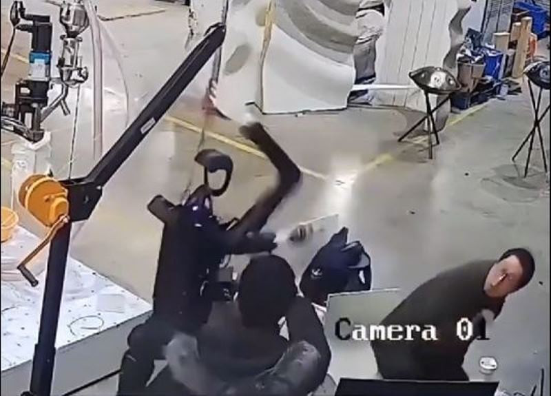 Robot noi loan 3.jpg