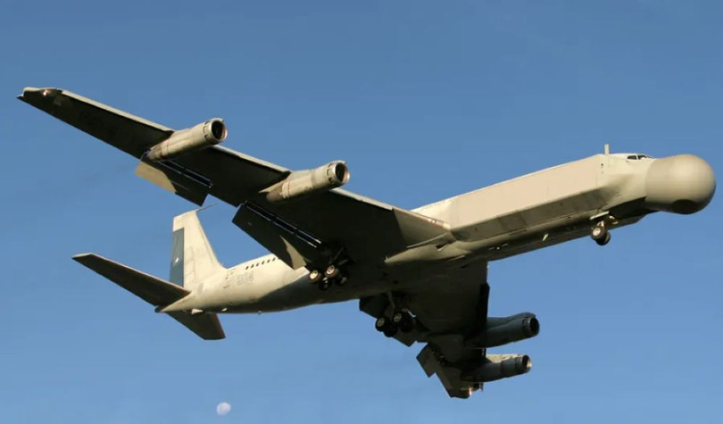 Dinh nhap radar ELM-2075 cua israel.jpg