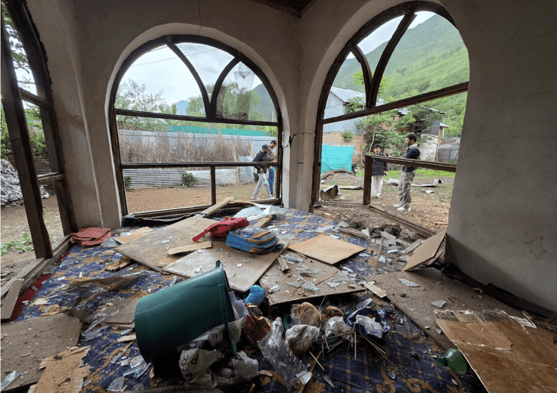 Nha cua An bi trung phao hom 9.5.png