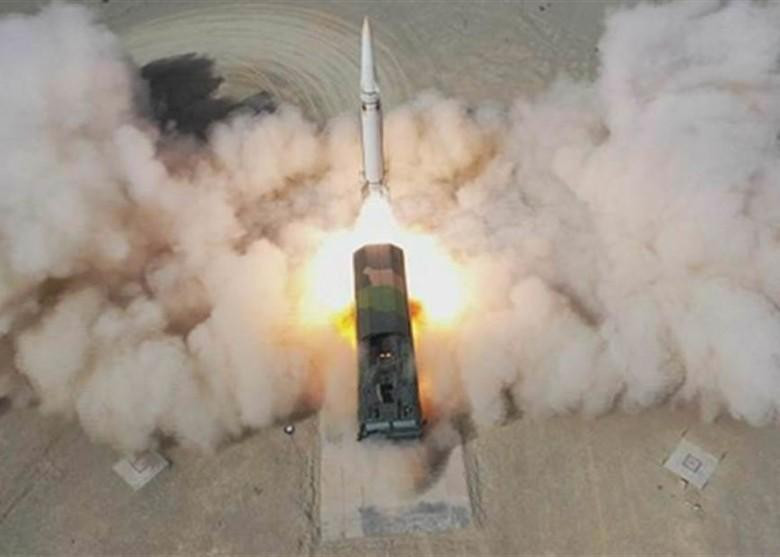 Tên lửa Dongfeng rời xe phóng (Ảnh: Đông Phương). Tên lửa Dongfeng rời xe phóng (Ảnh: Đông Phương).