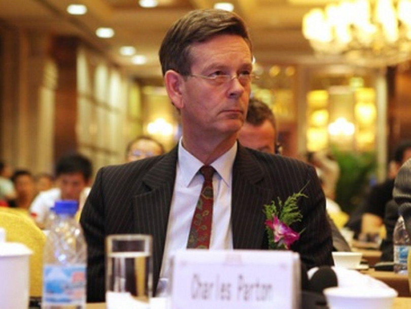 Charles Parton, cựu quan chức ngoại giao người Anh (Ảnh: Daily Mail).