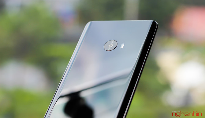 Trên tay Xiaomi Mi Note 2 bản Jet Black vừa 'cập bến' ảnh 10