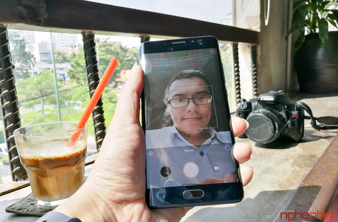 Trên tay Xiaomi Mi Note 2 bản Jet Black vừa 'cập bến' ảnh 17