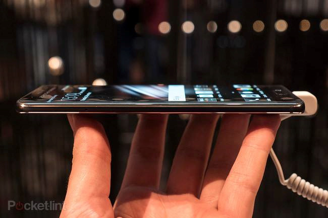 Cận cảnh hàng 'độc' của Huawei: Porsche Design Mate 9 ảnh 4