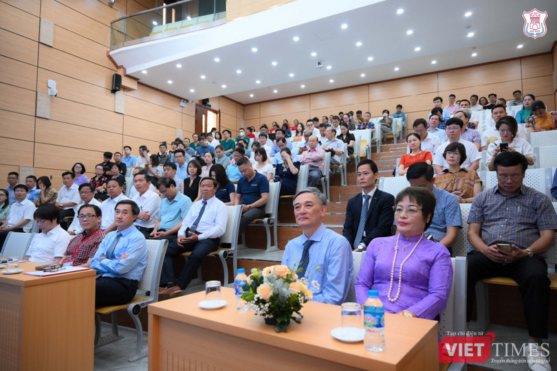 VT_ Hoi trương.jpg