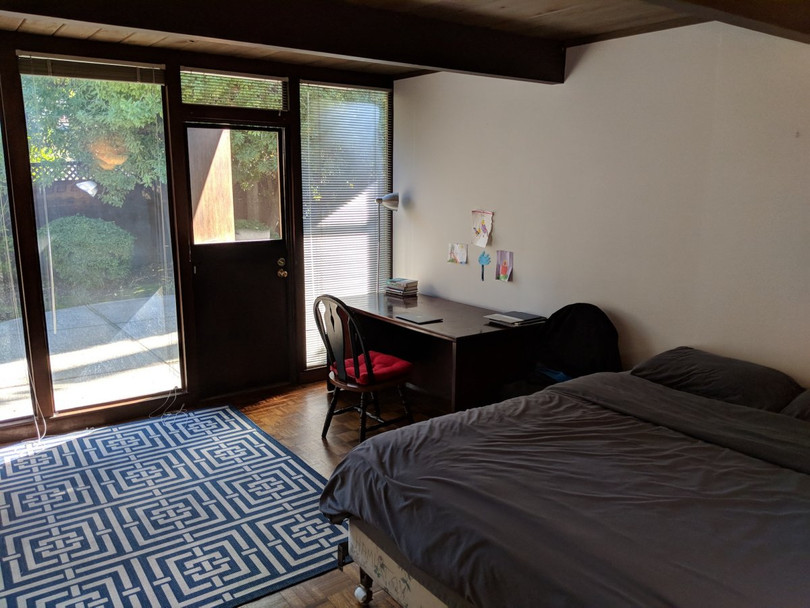 Thăm căn nhà "huyền thoại" nơi Zuckerberg đã sống và tạo lập mạng xã hội Facebook ảnh 14