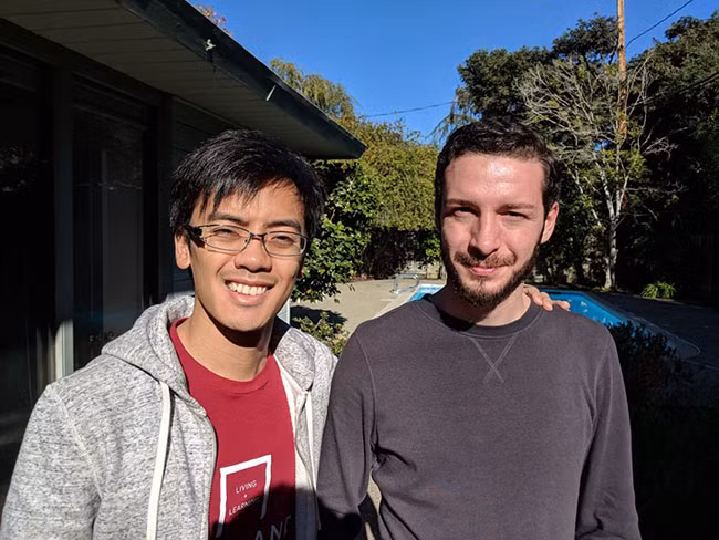 Thăm căn nhà "huyền thoại" nơi Zuckerberg đã sống và tạo lập mạng xã hội Facebook ảnh 3