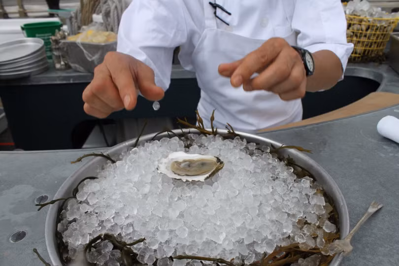 Những món ăn độc đáo mà người dân các nước thưởng thức vào lễ Giáng Sinh ảnh 6