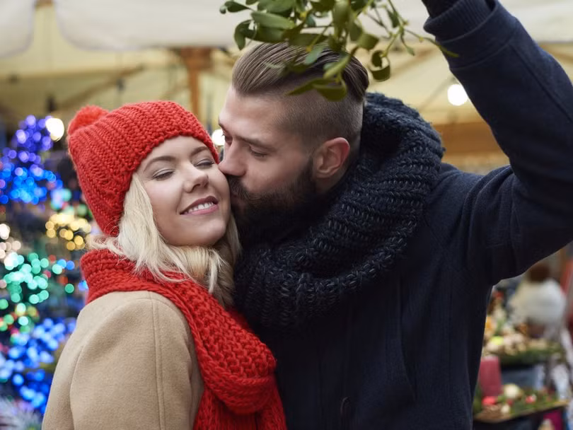 Nguồn gốc thú vị đằng sau các truyền thống trong ngày lễ Giáng sinh ảnh 5