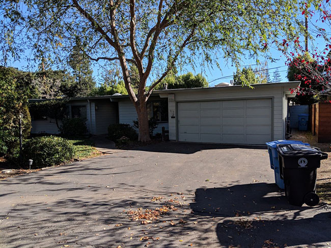 Thăm căn nhà "huyền thoại" nơi Zuckerberg đã sống và tạo lập mạng xã hội Facebook ảnh 2