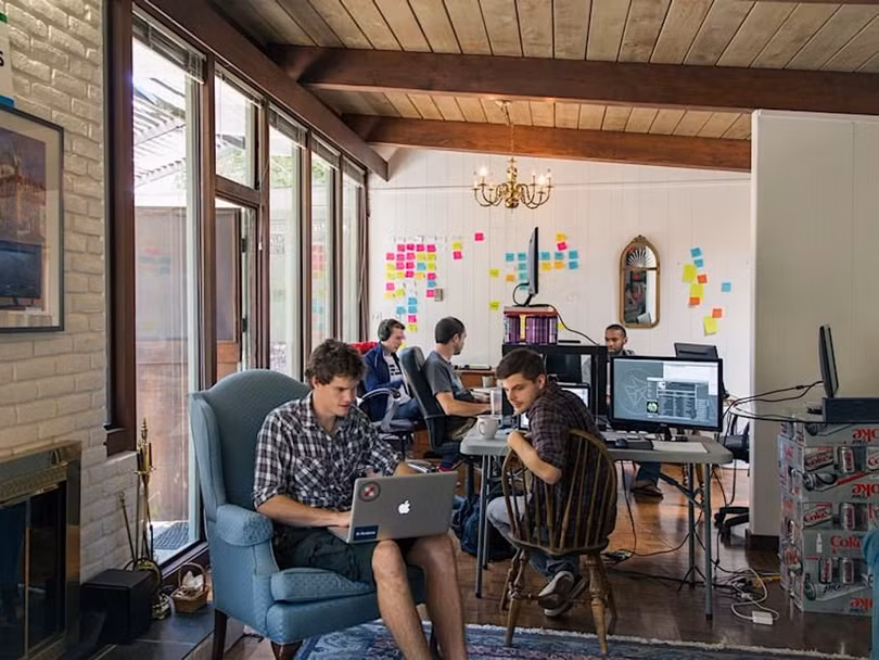 Thăm căn nhà "huyền thoại" nơi Zuckerberg đã sống và tạo lập mạng xã hội Facebook ảnh 13