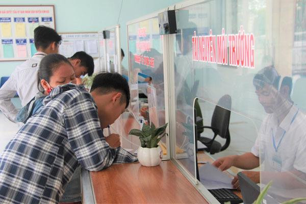 Hòa Bình đang cung cấp tổng số 1.493 dịch vụ công trực tuyến mức 3, 4 cho người dân và doanh nghiệp. (Ảnh minh họa: Sở TT&TT Hòa Bình)