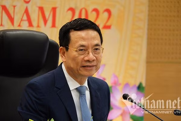 Bộ trưởng Bộ Thông tin & Truyền thông Nguyễn Mạnh Hùng.