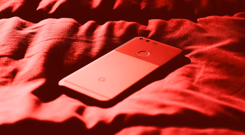 Việc sản xuất melatonin bị ảnh hưởng sẽ gây rối loạn trao đổi chất, đồng thời có thể dẫn đến các bệnh nguy hiểm như béo phì, tiểu đường và các bệnh khác Mối nguy chết người từ thói quen sạc điện thoại khi đi ngủ nhiều người đang mắc phải - Ảnh 3.