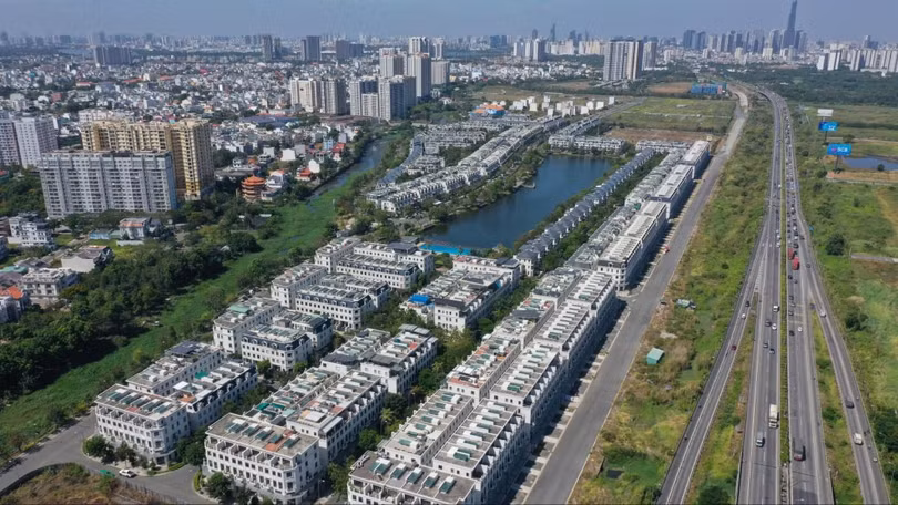 Giá nhà liền thổ TP.HCM giảm 5%, còn 380 triệu đồng/m2