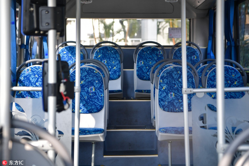 Ben trong robobus.jpg