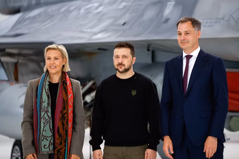 Zelenski tham can cu F-16 Bi.JPG