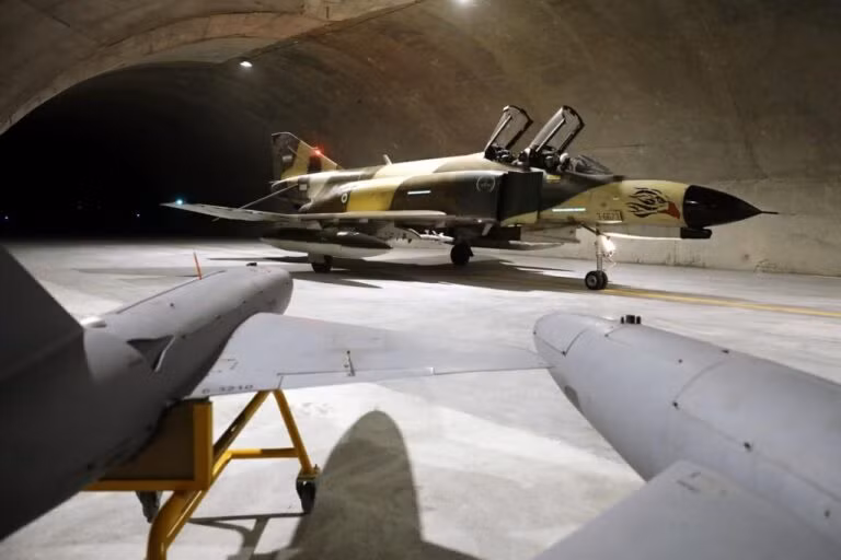 Căn cứ không quân ngầm của quân đội Iran. Ảnh South Front