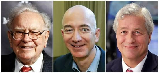 Từ trái qua: CEO Berkshire Hathaway Warren Buffett, CEO Amazon Jeff Bezos và CEO JPMorgan Jamie Dimon.