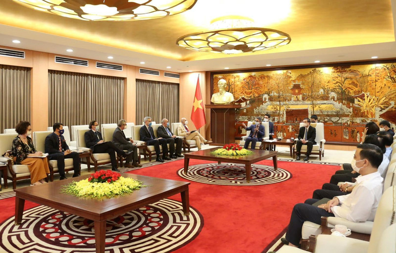 Buổi gặp mặt giữa các Đại sứ các quốc gia Châu Âu cùng IDS Equity Holdings và Chủ Tịch UBND TP Hà Nội Chu Ngọc Anh ngày 16/6/2021 Buổi gặp mặt giữa các Đại sứ các quốc gia Châu Âu cùng IDS Equity Holdings và Chủ Tịch UBND TP Hà Nội Chu Ngọc Anh ngày 16/6/2021