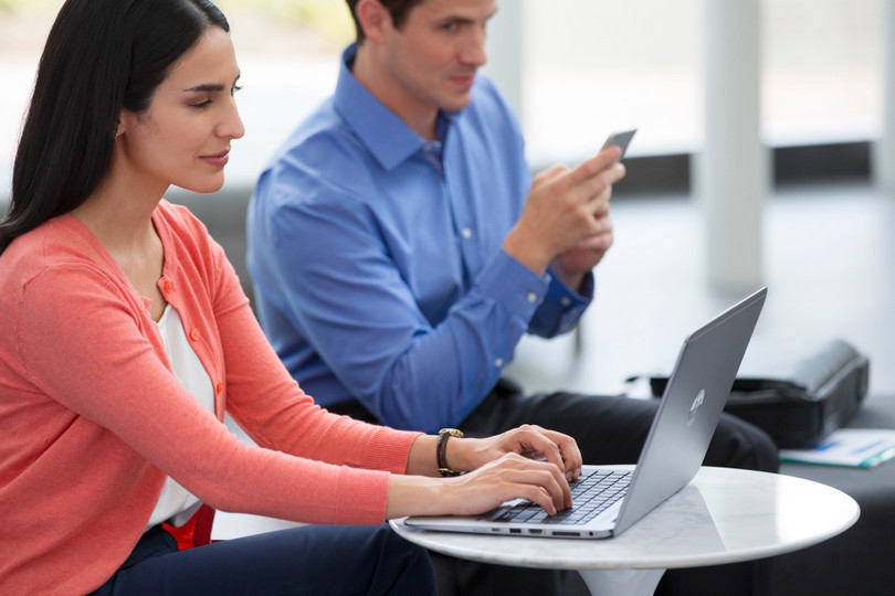 HP ra mắt laptop EliteBook chống nhìn trộm